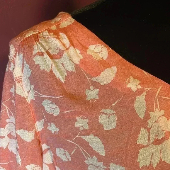 Pretty CJ Banks Peach Floral Women’s 1X Blouse - Picture 7 of 10